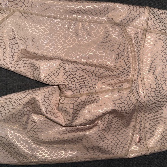 Fabletics Snake Print Set - Picture 3 of 12